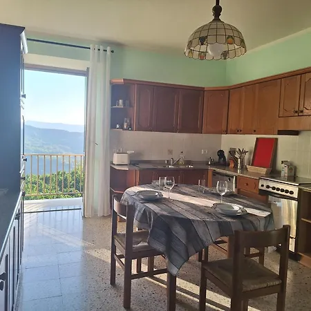 La Cuccia Del Sole Panoramische Met Zwembad Appartement *